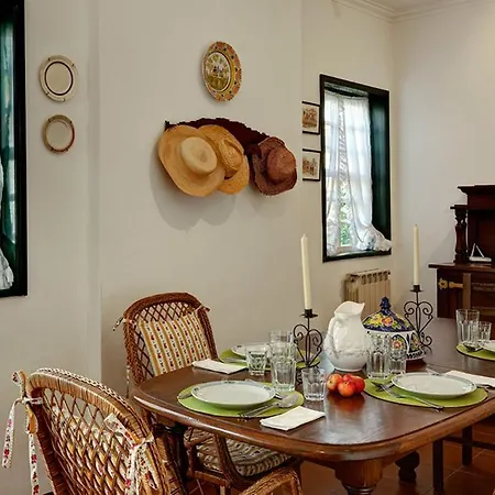 Konukevi Casa De Abbades 4*